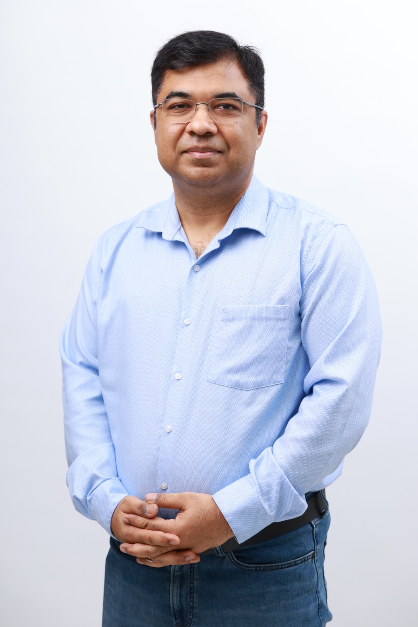 Dr. Ananda Mustafiz